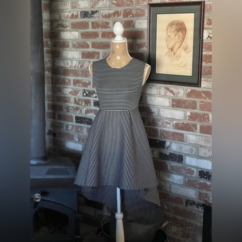 Jinbeier Dress size L black white striped burning man ready !